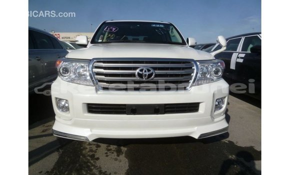 Buy Import Toyota Land Cruiser White Car in Import - Dubai in Belait Buy Import Toyota Land Cruiser White Car in Import - Dubai in Belait