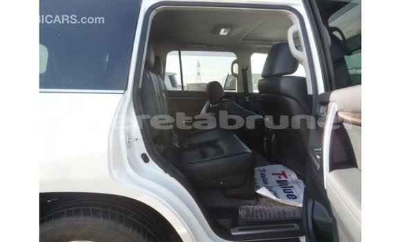 Buy Import Toyota Land Cruiser White Car in Import - Dubai in Belait Buy Import Toyota Land Cruiser White Car in Import - Dubai in Belait