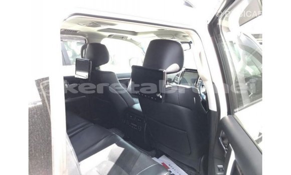 Buy Import Toyota Land Cruiser White Car in Import - Dubai in Belait Buy Import Toyota Land Cruiser White Car in Import - Dubai in Belait