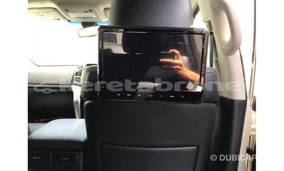 Buy Import Toyota Land Cruiser White Car in Import - Dubai in Belait Buy Import Toyota Land Cruiser White Car in Import - Dubai in Belait