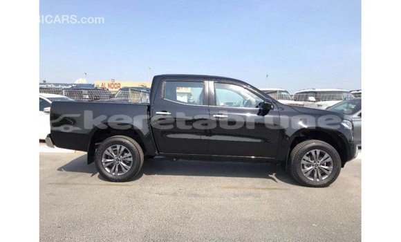 Buy Import Mercedes-Benz 250 Black Car in Import - Dubai in Belait Buy Import Mercedes-Benz 250 Black Car in Import - Dubai in Belait