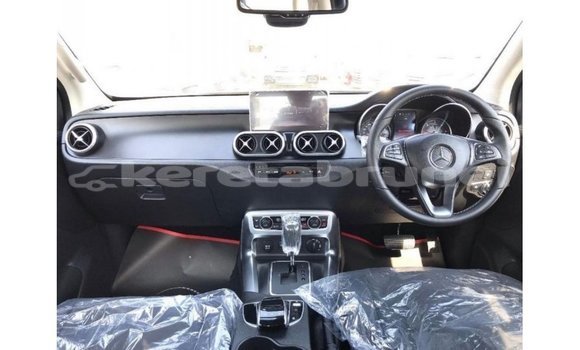 Buy Import Mercedes-Benz 250 Black Car in Import - Dubai in Belait Buy Import Mercedes-Benz 250 Black Car in Import - Dubai in Belait