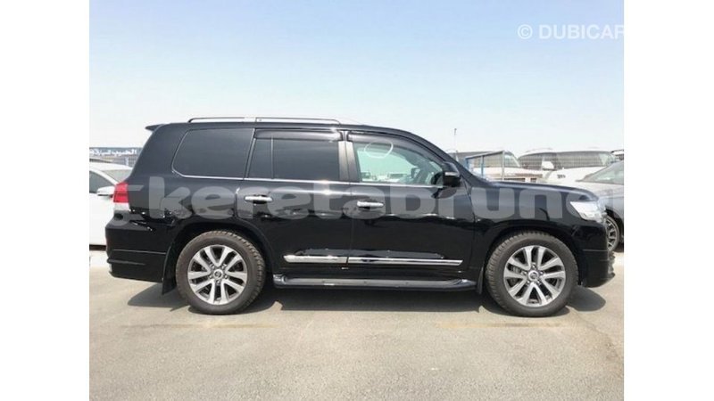 Big with watermark toyota land cruiser belait import dubai 2746