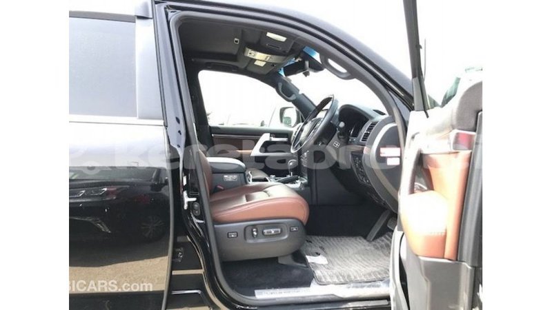 Big with watermark toyota land cruiser belait import dubai 2746