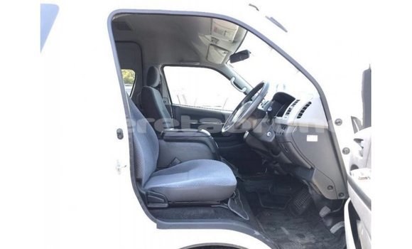 Buy Import Toyota Hiace White Car in Import - Dubai in Belait Buy Import Toyota Hiace White Car in Import - Dubai in Belait