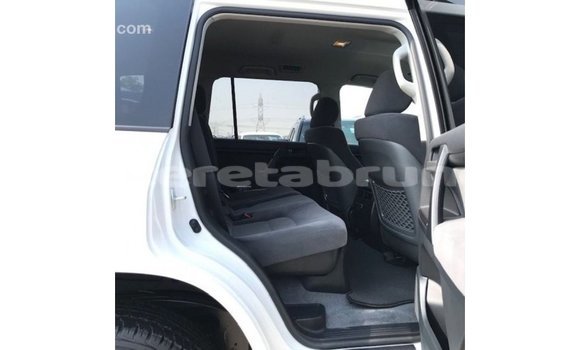 Buy Import Toyota Land Cruiser White Car in Import - Dubai in Belait Buy Import Toyota Land Cruiser White Car in Import - Dubai in Belait