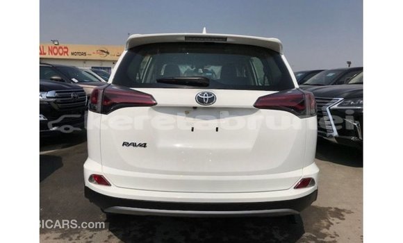 Buy Import Toyota HiAce White Truck in Import - Dubai in Belait Buy Import Toyota HiAce White Truck in Import - Dubai in Belait