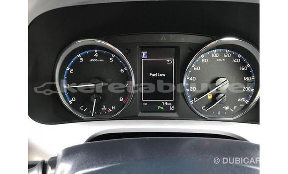 Buy Import Toyota HiAce White Truck in Import - Dubai in Belait Buy Import Toyota HiAce White Truck in Import - Dubai in Belait