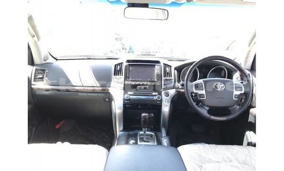 Buy Import Toyota Land Cruiser White Car in Import - Dubai in Belait Buy Import Toyota Land Cruiser White Car in Import - Dubai in Belait