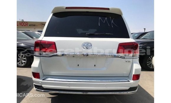 Buy Import Toyota Land Cruiser White Car in Import - Dubai in Belait Buy Import Toyota Land Cruiser White Car in Import - Dubai in Belait