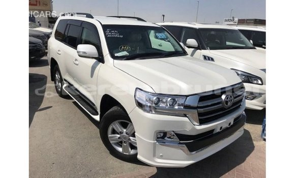 Buy Import Toyota Land Cruiser White Car in Import - Dubai in Belait Buy Import Toyota Land Cruiser White Car in Import - Dubai in Belait