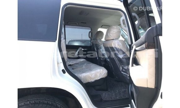 Buy Import Toyota Land Cruiser White Car in Import - Dubai in Belait Buy Import Toyota Land Cruiser White Car in Import - Dubai in Belait