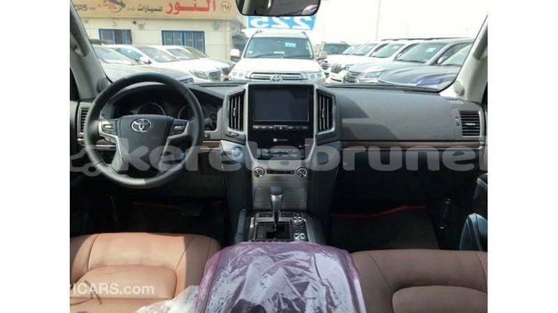 Big with watermark toyota land cruiser belait import dubai 2757