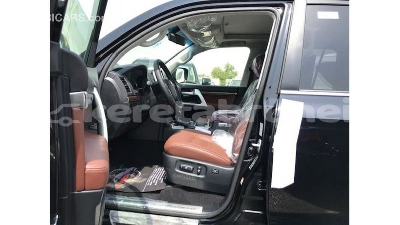 Big with watermark toyota land cruiser belait import dubai 2757