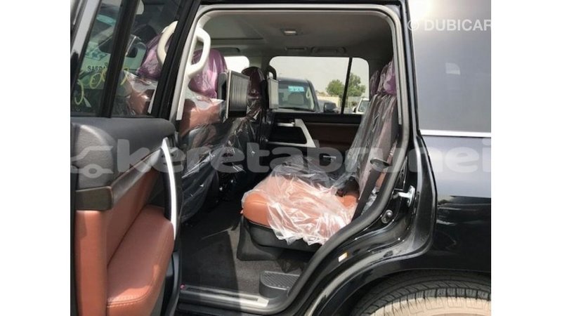 Big with watermark toyota land cruiser belait import dubai 2757