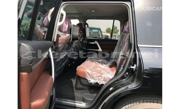 Buy Import Toyota Land Cruiser Black Car in Import - Dubai in Belait Buy Import Toyota Land Cruiser Black Car in Import - Dubai in Belait