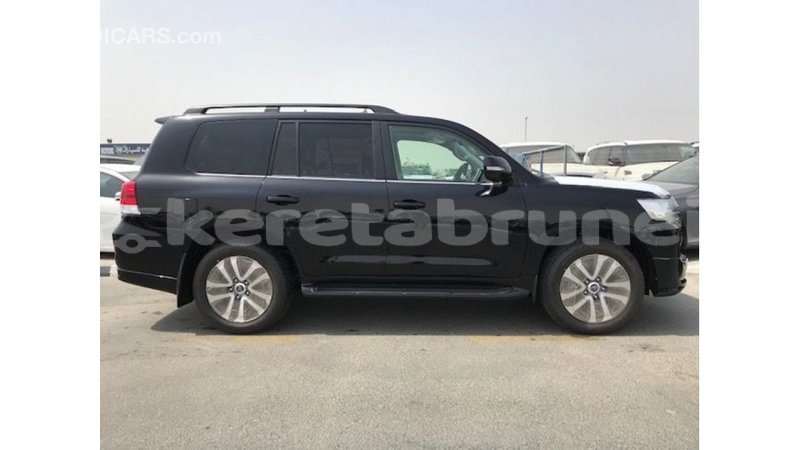Big with watermark toyota land cruiser belait import dubai 2757