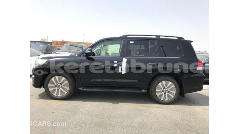 Big with watermark toyota land cruiser belait import dubai 2757