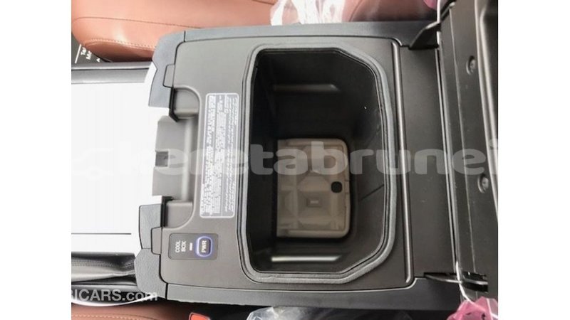 Big with watermark toyota land cruiser belait import dubai 2757