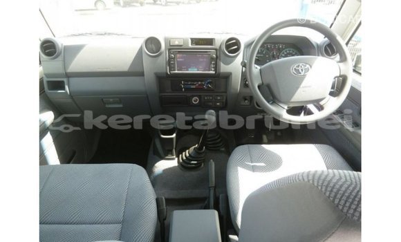 Buy Import Toyota Land Cruiser White Car in Import - Dubai in Belait Buy Import Toyota Land Cruiser White Car in Import - Dubai in Belait
