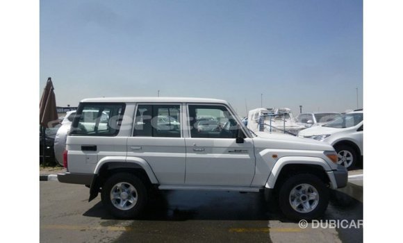 Buy Import Toyota Land Cruiser White Car in Import - Dubai in Belait Buy Import Toyota Land Cruiser White Car in Import - Dubai in Belait
