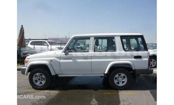 Buy Import Toyota Land Cruiser White Car in Import - Dubai in Belait Buy Import Toyota Land Cruiser White Car in Import - Dubai in Belait
