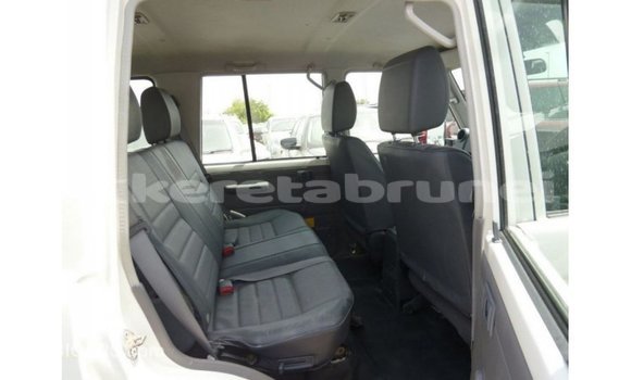 Buy Import Toyota Land Cruiser White Car in Import - Dubai in Belait Buy Import Toyota Land Cruiser White Car in Import - Dubai in Belait