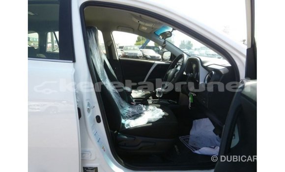 Buy Import Toyota HiAce White Truck in Import - Dubai in Belait Buy Import Toyota HiAce White Truck in Import - Dubai in Belait