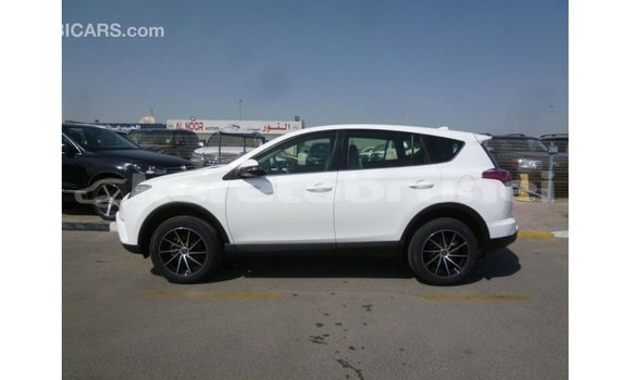 Buy Import Toyota HiAce White Truck in Import - Dubai in Belait Buy Import Toyota HiAce White Truck in Import - Dubai in Belait