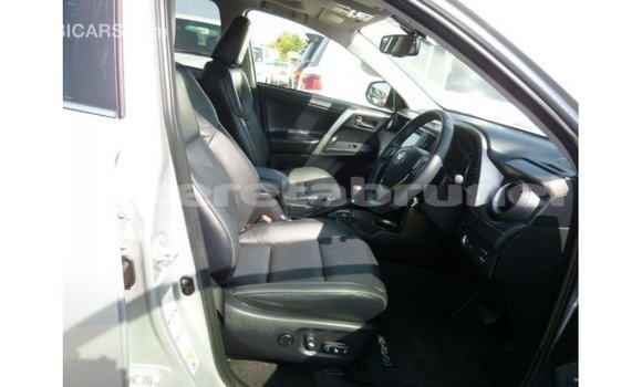 Buy Import Toyota HiAce Other Truck in Import - Dubai in Belait Buy Import Toyota HiAce Other Truck in Import - Dubai in Belait