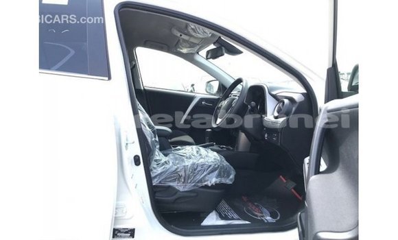 Buy Import Toyota HiAce White Truck in Import - Dubai in Belait Buy Import Toyota HiAce White Truck in Import - Dubai in Belait