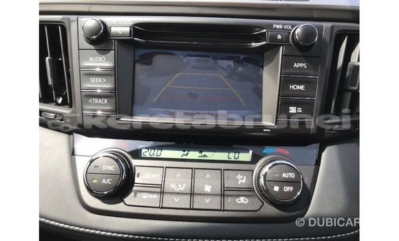 Buy Import Toyota HiAce White Truck in Import - Dubai in Belait Buy Import Toyota HiAce White Truck in Import - Dubai in Belait