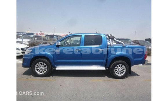 Buy Import Toyota Hilux Blue Car in Import - Dubai in Belait Buy Import Toyota Hilux Blue Car in Import - Dubai in Belait