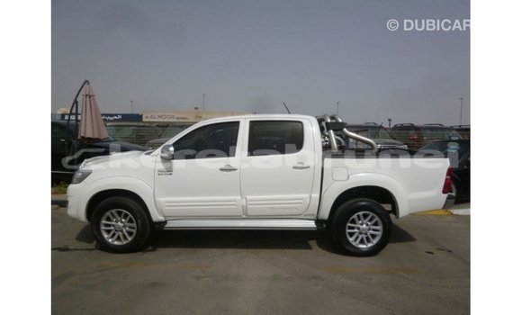 Buy Import Toyota Hilux White Car in Import - Dubai in Belait Buy Import Toyota Hilux White Car in Import - Dubai in Belait