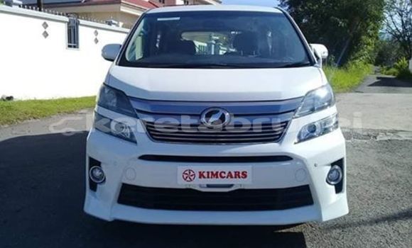 Buy Used Toyota Vellfire White Car in Bandar Seri Begawan in Brunei-Muara