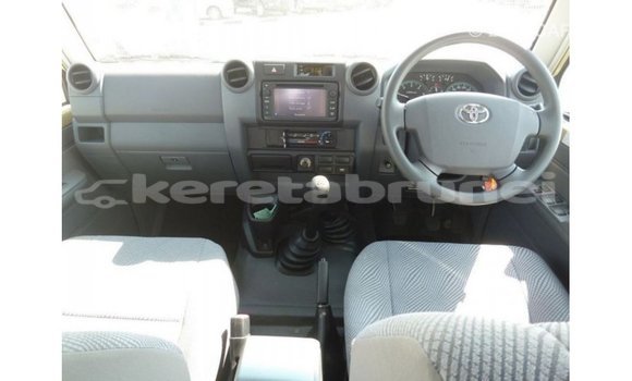 Buy Import Toyota Land Cruiser Beige Car in Import - Dubai in Belait Buy Import Toyota Land Cruiser Beige Car in Import - Dubai in Belait