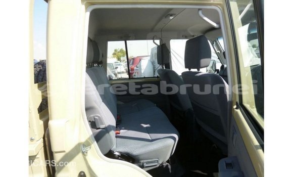 Buy Import Toyota Land Cruiser Beige Car in Import - Dubai in Belait Buy Import Toyota Land Cruiser Beige Car in Import - Dubai in Belait