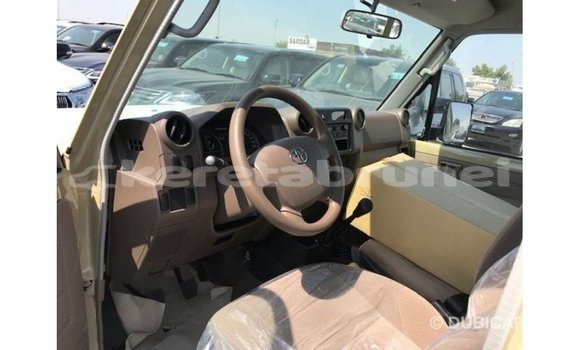 Buy Import Toyota Land Cruiser Beige Car in Import - Dubai in Belait Buy Import Toyota Land Cruiser Beige Car in Import - Dubai in Belait