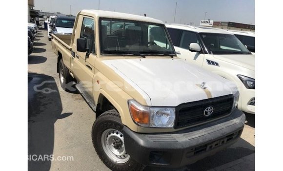 Buy Import Toyota Land Cruiser Beige Car in Import - Dubai in Belait Buy Import Toyota Land Cruiser Beige Car in Import - Dubai in Belait