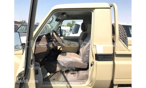 Buy Import Toyota Land Cruiser Beige Car in Import - Dubai in Belait Buy Import Toyota Land Cruiser Beige Car in Import - Dubai in Belait
