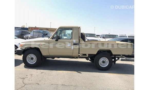 Buy Import Toyota Land Cruiser Beige Car in Import - Dubai in Belait Buy Import Toyota Land Cruiser Beige Car in Import - Dubai in Belait