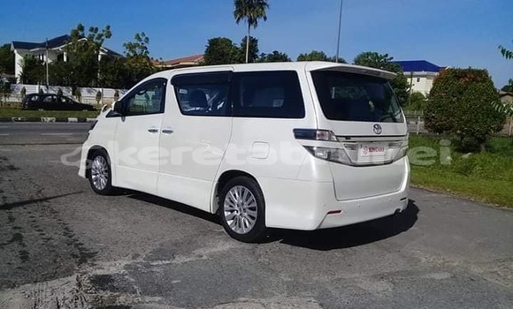 Buy Used Toyota Vellfire White Car in Bandar Seri Begawan in Brunei-Muara Buy Used Toyota Vellfire White Car in Bandar Seri Begawan in Brunei-Muara