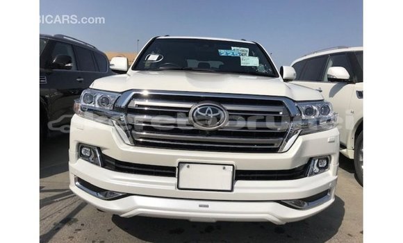 Buy Import Toyota Land Cruiser White Car in Import - Dubai in Belait Buy Import Toyota Land Cruiser White Car in Import - Dubai in Belait