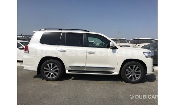 Buy Import Toyota Land Cruiser White Car in Import - Dubai in Belait Buy Import Toyota Land Cruiser White Car in Import - Dubai in Belait