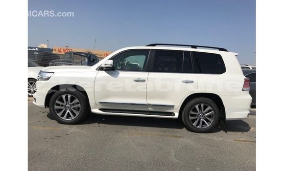 Buy Import Toyota Land Cruiser White Car in Import - Dubai in Belait Buy Import Toyota Land Cruiser White Car in Import - Dubai in Belait