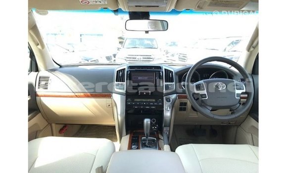 Buy Import Toyota Land Cruiser White Car in Import - Dubai in Belait Buy Import Toyota Land Cruiser White Car in Import - Dubai in Belait