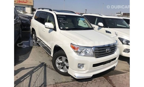 Buy Import Toyota Land Cruiser White Car in Import - Dubai in Belait Buy Import Toyota Land Cruiser White Car in Import - Dubai in Belait