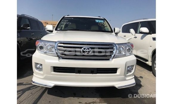 Buy Import Toyota Land Cruiser White Car in Import - Dubai in Belait Buy Import Toyota Land Cruiser White Car in Import - Dubai in Belait