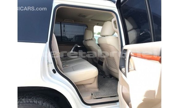 Buy Import Toyota Land Cruiser White Car in Import - Dubai in Belait Buy Import Toyota Land Cruiser White Car in Import - Dubai in Belait