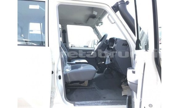 Buy Import Toyota Land Cruiser White Car in Import - Dubai in Belait Buy Import Toyota Land Cruiser White Car in Import - Dubai in Belait